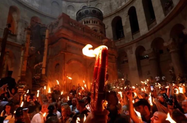 Αγωνία για το Άγιο Φως ενόψει Πάσχα - Πώς θα έρθει στην Ελλάδα εν μέσω πολέμου