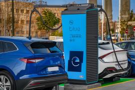 Πέντε χρόνια ΔΕΗ blue: Το μεγαλύτερο δίκτυο δημόσιας φόρτισης στην Ελλάδα που επεκτείνεται δυναμικά στη Νοτιοανατολική Ευρώπη