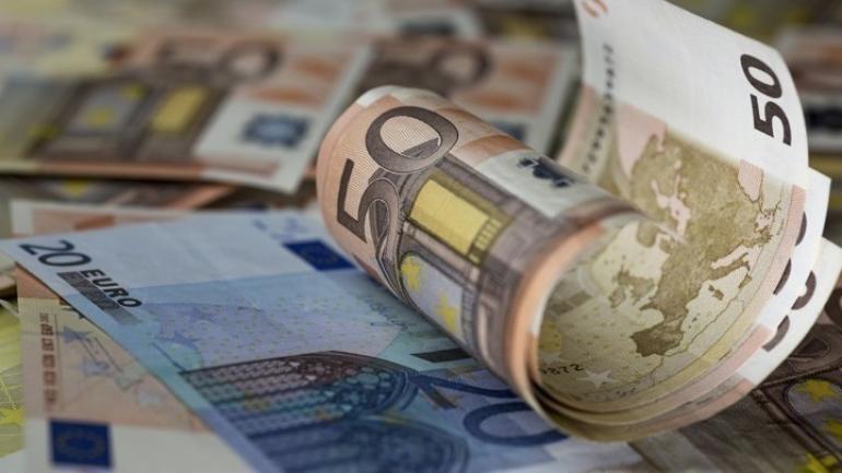 Σήμερα η εισήγηση της Δόμνας Μιχαηλίδου για τον κατώτατο μισθό