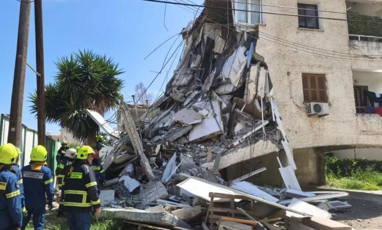 Κατέρρευσε διώροφη πολυκατοικία στην Κύπρο