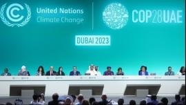 Οι χώρες όλου του κόσμου ενέκριναν ιστορική συμφωνία για τα ορυκτά καύσιμα
