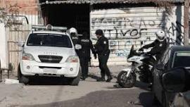 Αρχίζει το Σάββατο η 24ώρη παρουσία αστυνομικών σε καταυλισμούς Ρομά – Οι 25 περιοχές και οι δυνάμεις