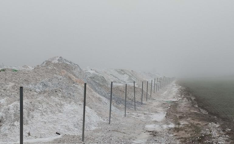 Θεσσαλονίκη: Εταιρεία έριχνε απόβλητα σε προστατευόμενη περιοχή του Εθνικού Πάρκου λιμνών Κορώνειας – Βόλβης (ΦΩΤΟ)
