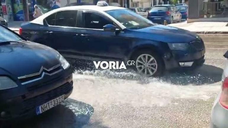 Θεσσαλονίκη: Πλημμύρισε από νερά τμήμα της Παπαναστασίου