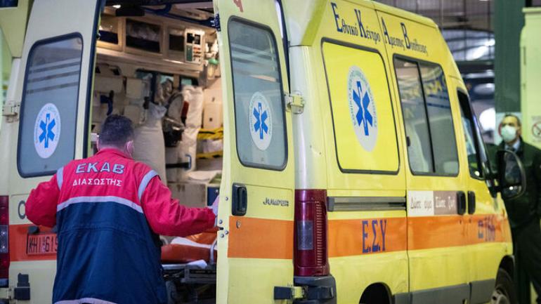 Χαλκιδική: Μετωπική σύγκρουση βαν με λεωφορείο που μετέφερε μαθητές – Τρεις ενήλικες τραυματίες