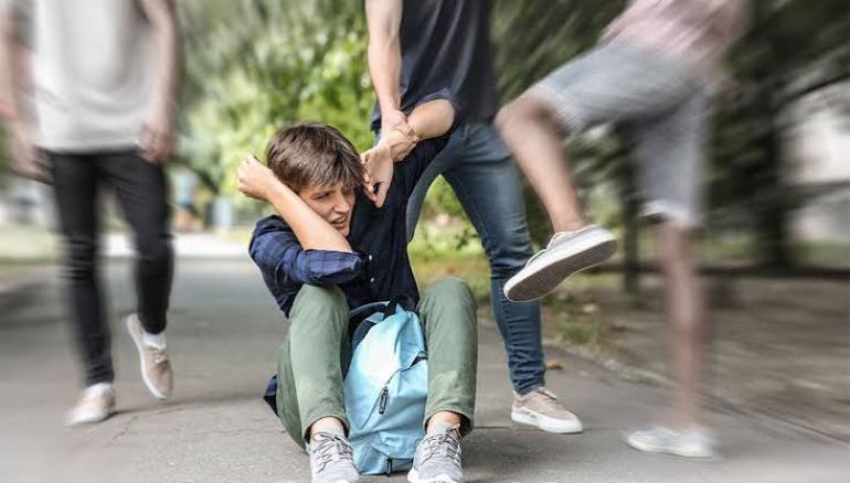 Επίθεση σε 13χρονη στους Αμπελόκηπους: Εμφανίστηκαν στο Αστυνομικό τμήμα Αμπελοκήπων