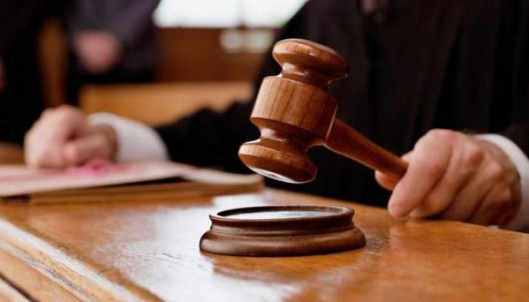 Θεσσαλονίκη: Ελεύθερος ο 48χρονος αστυνομικός που κατηγορείται για τον βιασμό της πρώην συντρόφου του – Αναβλήθηκε η δίκη