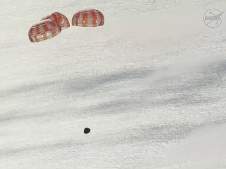 Επέστρεψαν στη Γη οι τέσσερις αστροναύτες του Artemis II μετά το ιστορικό ταξίδι στη Σελήνη (VIDEO)