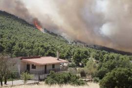 Ο δήμαρχος Στυλίδας ο ένας από τους δύο που συνελήφθησαν για τη φωτιά που ξεκίνησε από τη Βοιωτία
