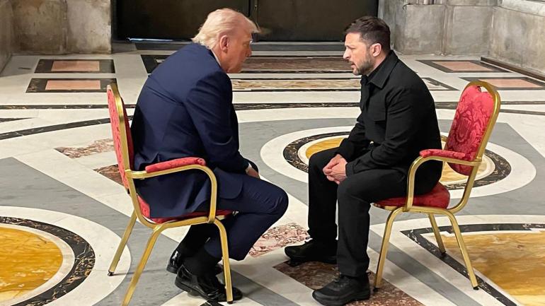 Τραμπ κατά Ζελένσκι: «Ντροπή» οι ουκρανικές επιθέσεις σε ρωσικά διυλιστήρια
