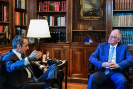 Επικοινωνία Μητσοτάκη - Τασούλα για τις εξελίξεις στη Μέση Ανατολή και την στρατιωτική συνδρομή της Ελλάδας στην Κύπρο