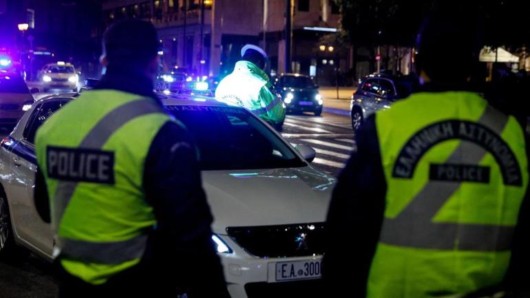 Κορωπί: Χειροπέδες σε 48χρονη influencer – Οδηγούσε μεθυσμένη, βρέθηκαν αναβολικά στο αυτοκίνητο