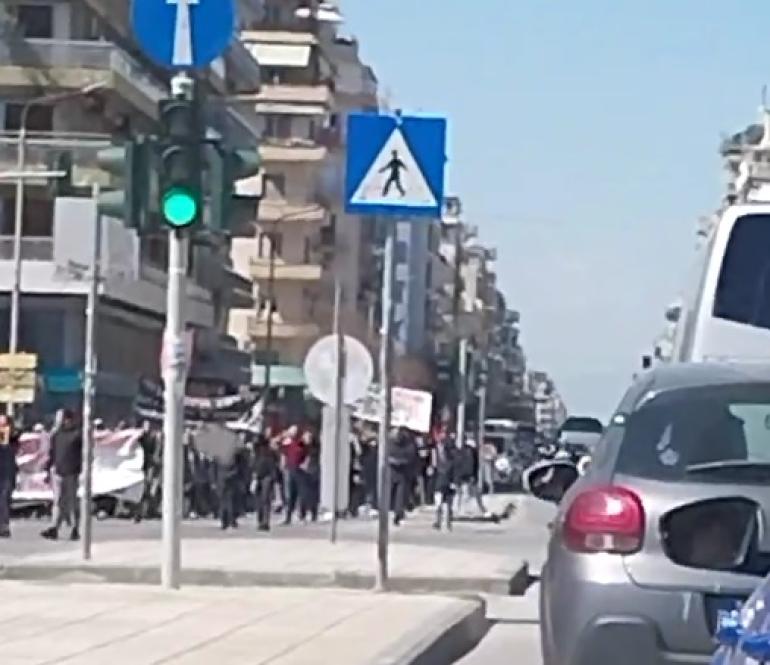 Πορεία σε εξέλιξη στο κέντρο της Θεσσαλονίκης (ΒΙΝΤΕΟ)