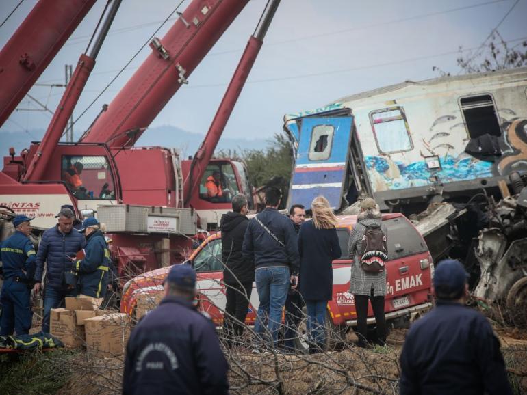 Συγγενείς θυμάτων της τραγωδίας στα Τέμπη: Εγκληματική η προσπάθεια κάθε υπουργού να διώξει την ευθύνη από πάνω του