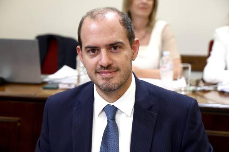 Στο Ιπποκράτειο διακομίστηκε ο αναπληρωτής υπουργός Μεταφορών Γιώργος Κώτσηρας