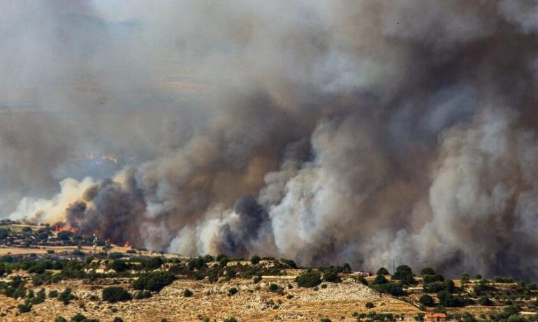 Κύπρος: Εκτός ελέγχου η πυρκαγιά στην Πάφο – Στη μάχη δύο Canadair από την Ελλάδα