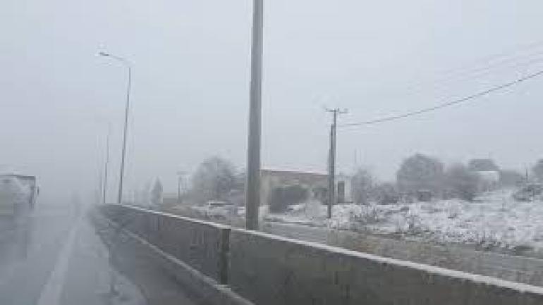 ΒΙΝΤΕΟ-Θεσσαλονίκη: Πυκνή χιονόπτωση στο Δερβένι- Σταυρούπολη και Συκιές - Χωρίς προβλήματα η κυκλοφορία