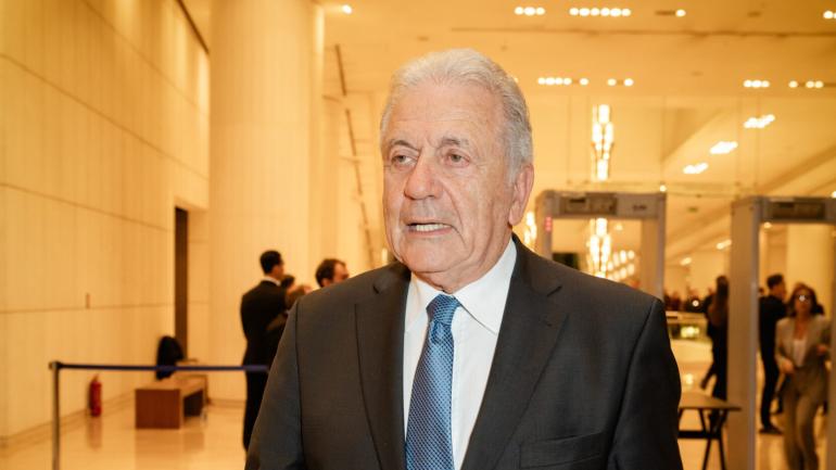 Ευρωπαϊκό ένταλμα σύλληψης για τον Αβραμόπουλο για το Qatargate