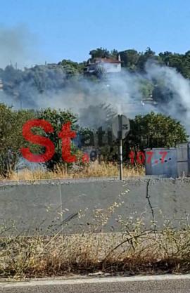 Θεσσαλονίκη: Υπό έλεγχο η πυρκαγιά στην Περαία - Ήχησε το 112 (ΦΩΤΟ - ΒΙΝΤΕΟ)