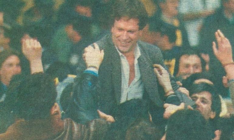 «Αντίο» εκεί που δοξάστηκε: Σε λαϊκό προσκύνημα στο Αλεξάνδρειο Μέλαθρο η σορός του Γιάννη Ιωαννίδη