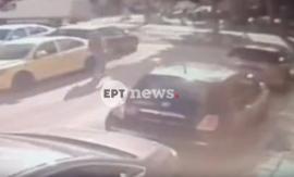 Συνελήφθη ο οδηγός της μηχανής που παρέσυρε και εγκατέλειψε τη 16χρονη στη Λιοσίων – Νέο βίντεο ντοκουμέντο