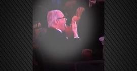 Ατάραχος άνδρας τρώει τη σαλάτα του ενώ πέφτουν πυροβολισμοί στο δείπνο του Λευκού Οίκου: «Δεν θα ξάπλωνα με το νέο μου σμόκιν στο βρόμικο πάτωμα»