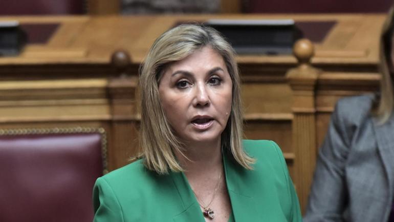 Την άρση ασυλίας για τη Ζέττα Μακρή ψήφισε η Βουλή