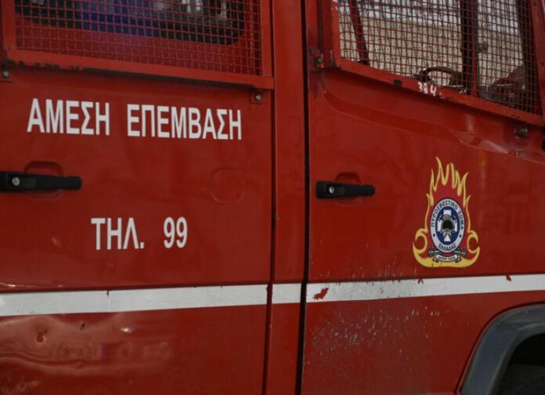 Θεσσαλονίκη: Φωτιά σε διαμέρισμα – Επί τόπου η Πυροσβεστική (VIDEO)