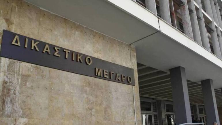 Θεσσαλονίκη: Ένταση στη δίκη για τη δολοφονία του Γραικού - Ο γιος του όρμηξε στον κατηγορούμενο