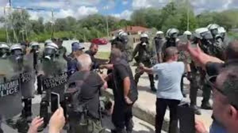 Σέρρες-Πριν από λίγο-Επεισόδια ανάμεσα σε αγρότες και δυνάμεις των ΜΑΤ