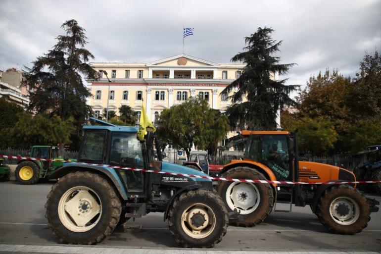 Θεσσαλονίκη: Αποχώρησαν οι αγρότες από το ΥΜΑΘ – “Αν δεν υπάρξει συνάντηση με τον υπουργό θα ξαναβγούμε στους δρόμους με φωτιά και τσεκούρι”