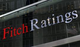 Η Fitch υποβάθμισε την πιστοληπτική ικανότητα της Γαλλίας