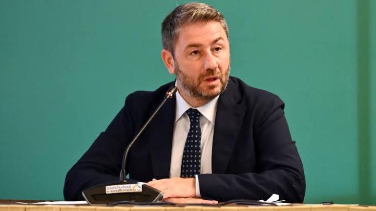 Νέα επίθεση Ανδρουλάκη για τα οικονομικά της ΕΛΑΣ: Ο Τσίπρας κάνει rebranding αγκαλιά με τα συμφέροντα