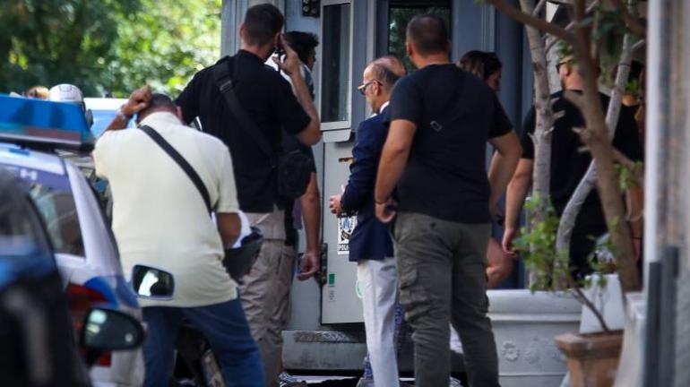 Το σκεπτικό της προφυλάκισης των δύο γιατρών για την υπόθεση Μαζωνάκη: Με πράξεις και παραλείψεις αφαίρεσαν ανθρώπινη ζωή, παρεμποδίζοντας την έρευνα