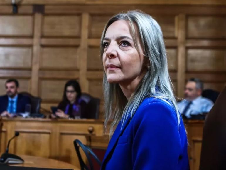 Σεμερτζίδου στην εξεταστική: Δεν ήξερα ότι έπρεπε να πάρω άδεια για να οδηγήσω τη Ferrari του συντρόφου μου