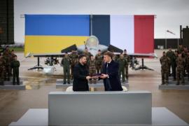 Συνάντηση Ζελένσκι - Μακρόν: Η Ουκρανία θα αγοράσει 100 Rafale από τη Γαλλία