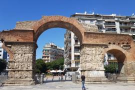 Η Καμάρα μετατρέπεται σε… στάδιο για αγώνα άλματος επί κοντώ – Μοναδικό event στη Θεσσαλονίκη