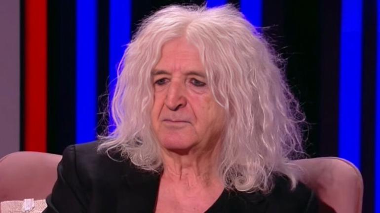 Νίκος Καρβέλας: «Δεν νομίζω ότι υπάρχει Έλληνας που θα με θεωρούσε προσωποποίηση της παρακμής, είμαι ακμή»