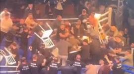 ΒΙΝΤΕΟ-Χάος σε αγώνα πυγμαχίας στην Τραπεζούντα, Τούρκος βγήκε νοκ άουτ από Ρώσο και ακολούθησε συμπλοκή στο ρινγκ