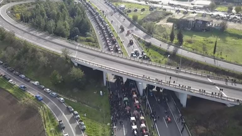 ΚΤΕΛ: Κανονικά τα δρομολόγια στο Θεσσαλονίκη-Αθήνα, παρά το μπλόκο των αγροτών