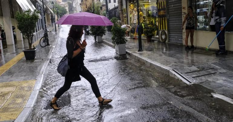 Χειμωνιάτικο το καιρικό τοπίο από σήμερα το βράδυ - Έρχονται καταιγίδες και ισχυροί άνεμοι ως εννιά μποφόρ