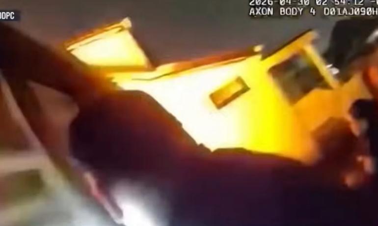 Τρομακτικό βίντεο από έκρηξη σε σπίτι στη Νέα Υόρκη με αστυνομικούς να εκτοξεύονται από το ωστικό κύμα