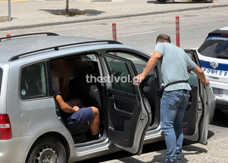 Θεσσαλονίκη: Κακουργηματικές διώξεις στα δύο αδέρφια απείλησαν 25χρονο με όπλο και του πήραν 20.000 ευρώ – Υπό κράτηση μέχρι την απολογία