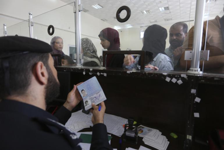 Δώδεκα έλληνες πολίτες πέρασαν από τη Ράφα στην Αίγυπτο