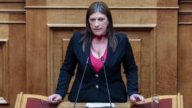 Η Ζωή Κωνσταντοπούλου τρολάρει ΣΥΡΙΖΑ: «Ο μόνος τρόπος να διαγραφούν οι 4 είναι το δημοψήφισμα να βγει ΟΧΙ»