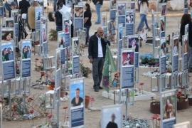 Τρία χρόνια από την 7η Οκτωβρίου: Τελετές μνήμης και ενός λεπτού σιγή στα σημεία της επίθεσης της Χαμάς
