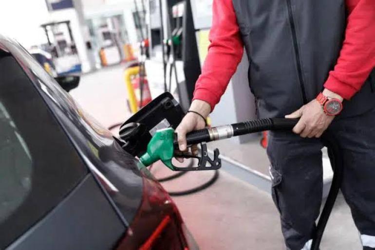 Βενζίνη και ντίζελ πλησιάζουν τα ρεκόρ του 2022, με μέση τιμή πανελλαδικά στα 2,2 ευρώ
