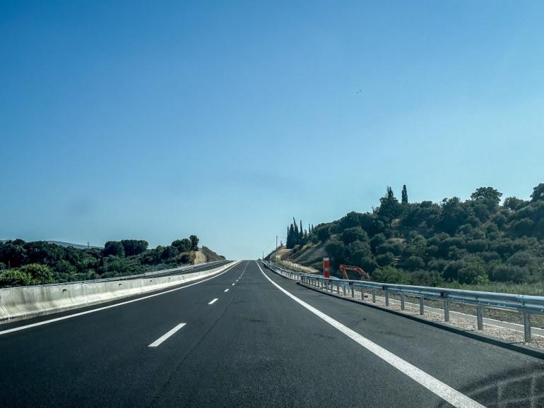 Εργασίες ασφαλτόστρωσης σήμερα και αύριο στην Εθνική Οδό Θεσσαλονίκης – Ν. Μουδανίων