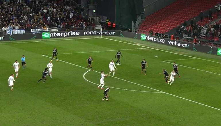 Θεσσαλονίκη: Ταυτοποιήθηκε 29χρονος που πέταξε μπουκάλι στην Τούμπα στον αγώνα με την Μάλμε