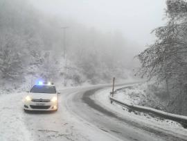Ημαθία: Απαραίτητες οι αντιολισθητικές αλυσίδες σε δύο σημεία λόγω παγετού